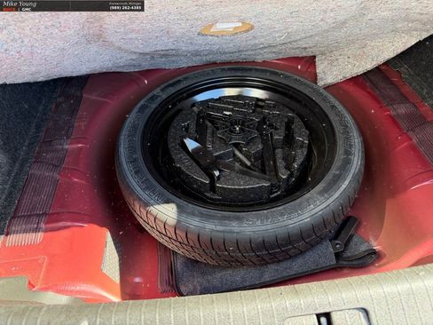 Used 2013 Buick LaCrosse Premium w/ Entertainment Package FWD image 10