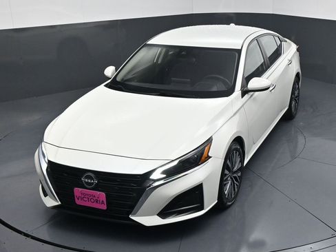 Used 2023 Nissan Altima 2.5 SV image 15