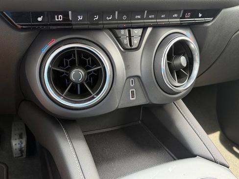 Used 2025 Chevrolet Blazer LT AWD/4WD image 24