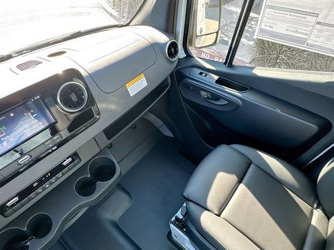 New 2025 Mercedes-Benz Sprinter 2500 image 20