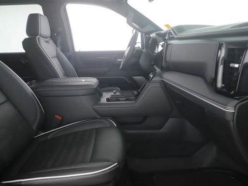 Used 2026 GMC Sierra 2500 AT4X image 34