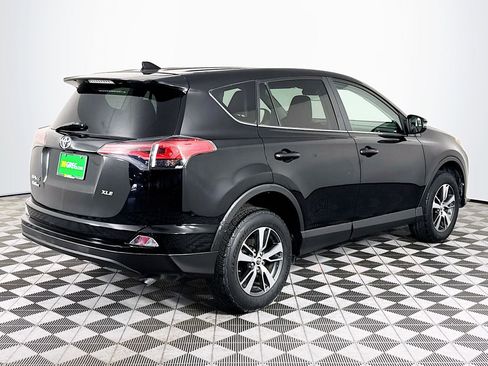 Used 2018 Toyota RAV4 XLE FWD image 10