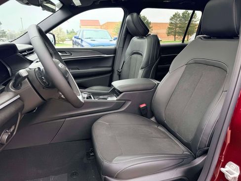 New 2026 Jeep Grand Cherokee L 4WD image 15
