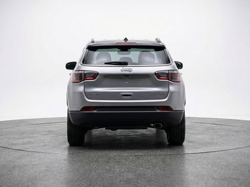 Used 2025 Jeep Compass Trailhawk image 7