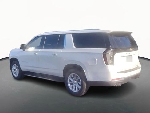 Used 2025 Chevrolet Suburban Premier image 5