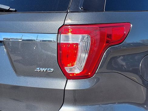 Used 2017 Ford Explorer XLT w/ Equipment Group 202A image 28