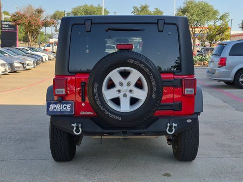 Used 2018 Jeep Wrangler Unlimited Sport S AWD/4WD image 7