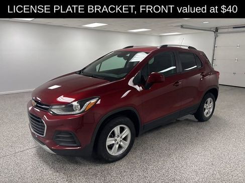 Used 2022 Chevrolet Trax LT w/ LT Convenience Package image 4