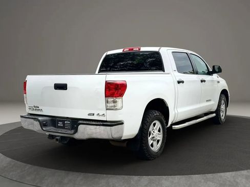 Used 2011 Toyota Tundra 4x4 CrewMax w/ SR5 Pkg image 4