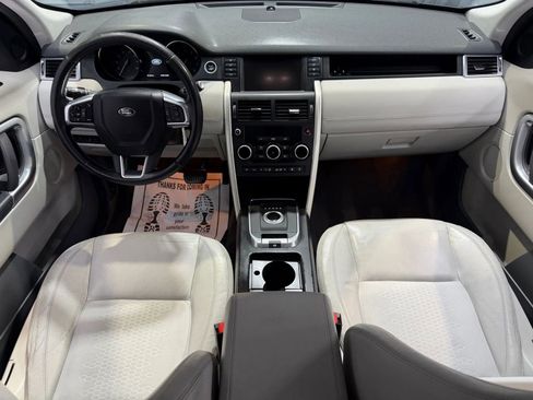 Used 2017 Land Rover Discovery Sport SE image 8