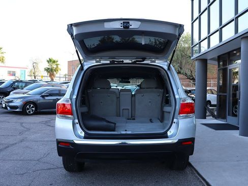 Used 2013 Toyota Highlander Plus FWD image 22