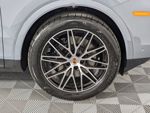 New 2026 Porsche Cayenne image 14