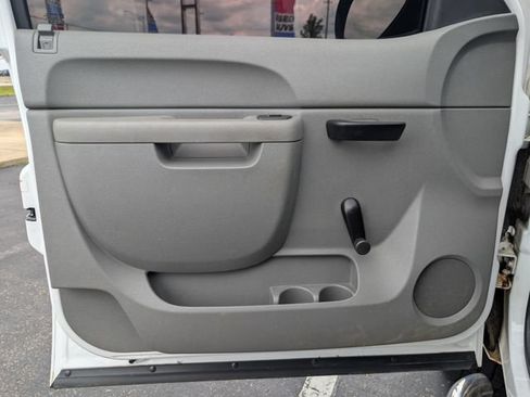 Used 2010 Chevrolet Silverado 1500 W/T RWD image 9