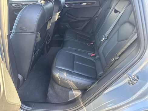 Used 2022 Porsche Macan Base image 14