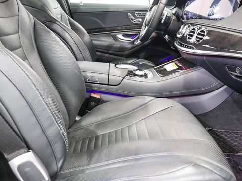 Used 2018 Mercedes-Benz S 560 Sedan image 17