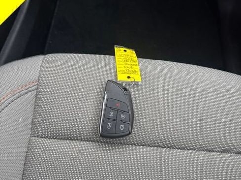 Used 2026 Chevrolet Traverse LT w/ Driver Confidence Package FWD image 33