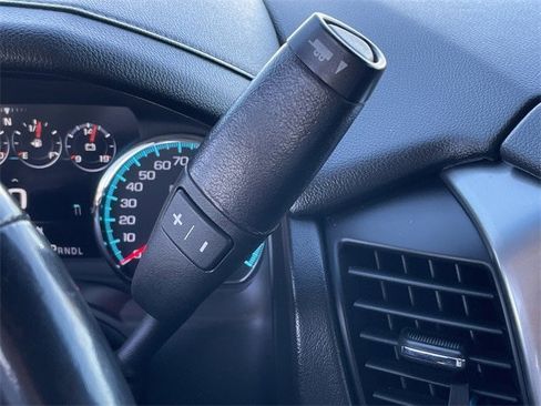 Used 2018 Chevrolet Suburban Premier image 17