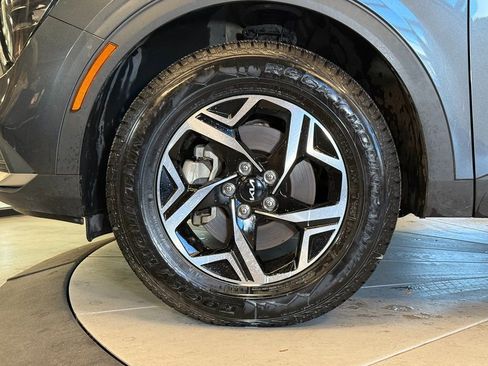 Used 2023 Kia Sportage LX image 11