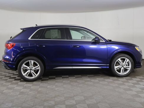 Used 2024 Audi Q3 2.0T Premium Plus w/ Premium Plus Package AWD/4WD image 18