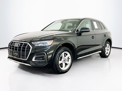 Used 2023 Audi Q5 2.0T Premium w/ Convenience Package image 3