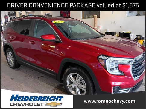 Used 2023 GMC Terrain SLE w/ Driver Convenience Package image 1