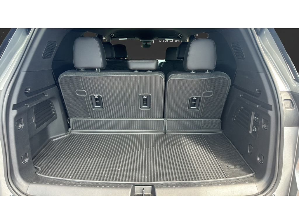 Used 2026 Chevrolet Traverse High Country w/ LPO, Floor Liner Package AWD/4WD image 20