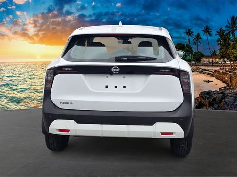 Used 2025 Nissan Kicks S image 6