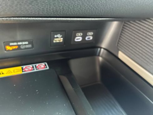 New 2026 Toyota Camry Hybrid FWD image 27