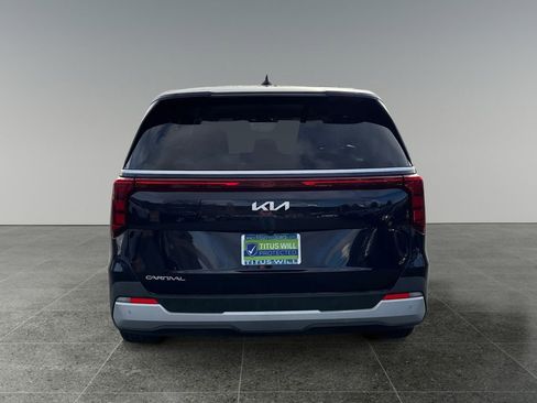 Used 2025 Kia Carnival FWD image 6
