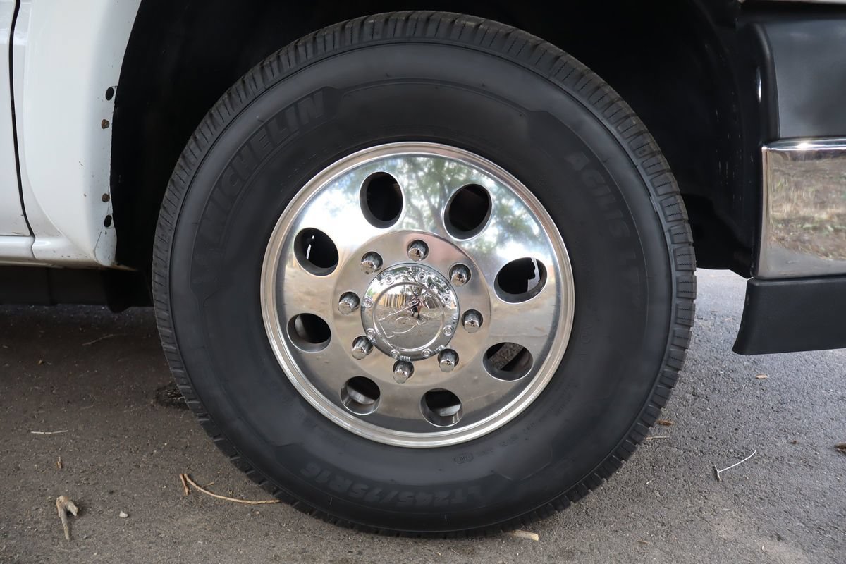 Used 2004 Chevrolet Silverado 3500 LS w/ Heavy-Duty Power Package RWD image 42