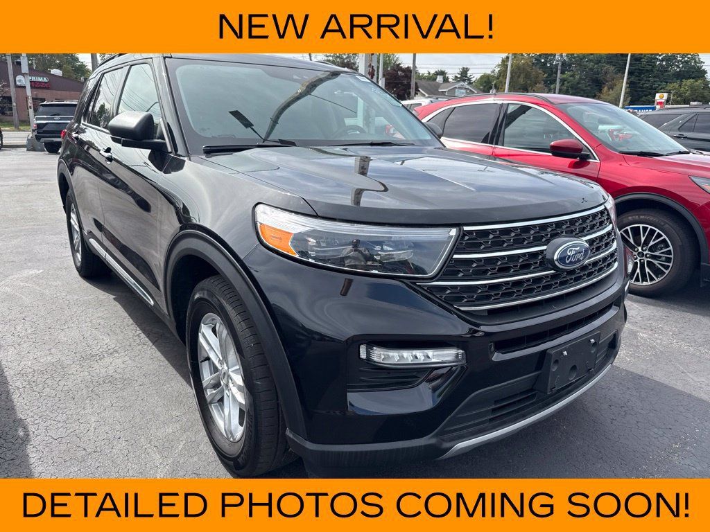 Used 2023 Ford Explorer XLT w/ Equipment Group 202A AWD/4WD image 3