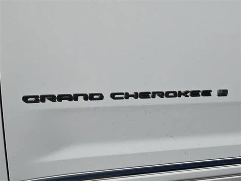 Used 2022 Jeep Grand Cherokee Summit image 13