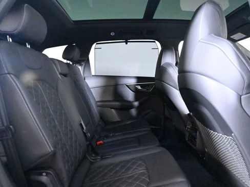 Used 2023 Audi SQ7 Prestige w/ Prestige Package AWD/4WD image 17
