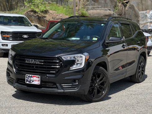 Used 2022 GMC Terrain SLT w/ Infotainment Package II AWD/4WD image 1
