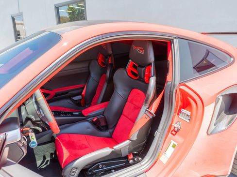 Used 2018 Porsche 911 GT2 RS RWD image 10