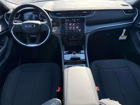 New 2025 Jeep Grand Cherokee L Laredo w/ Luxury Tech Group I image 3