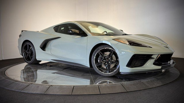 Used 2024 Chevrolet Corvette Stingray Premium Cpe w/ Z51 Performance Package RWD image 18