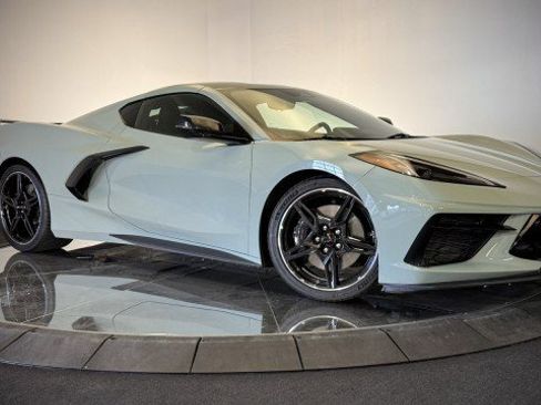 Used 2024 Chevrolet Corvette Stingray Premium Cpe w/ Z51 Performance Package RWD image 18
