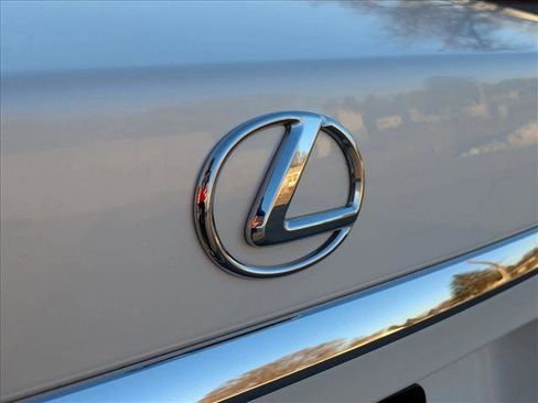 Used 2011 Lexus ES 350 image 8