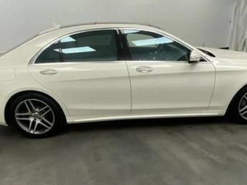 Used 2019 Mercedes-Benz S 560 4MATIC Sedan w/ AMG Line Exterior image 8