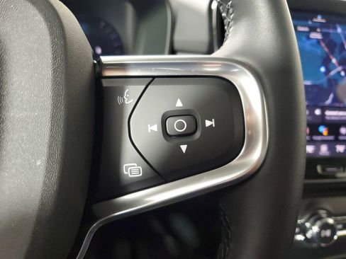 Used 2026 Volvo XC40 B5 Ultra w/ Protection Package Premier image 28