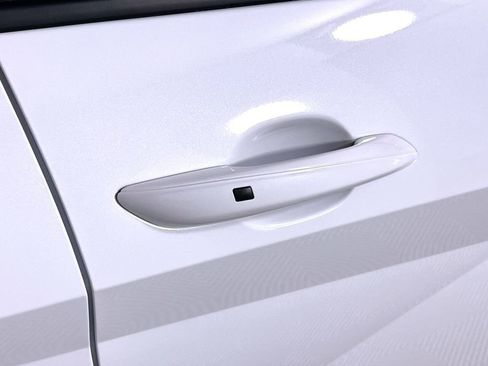 Used 2025 Hyundai Elantra Sport image 34