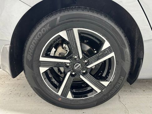 Used 2025 Nissan Sentra SV image 61