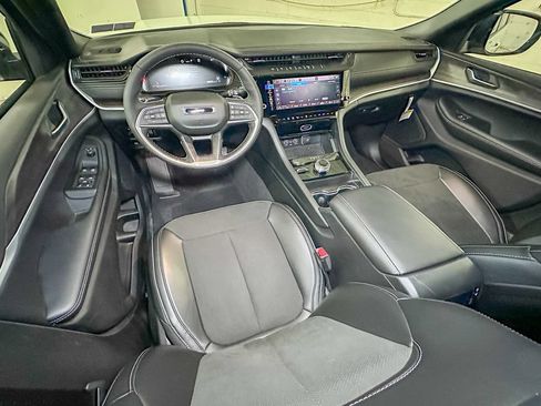 New 2026 Jeep Grand Cherokee L 4WD image 9