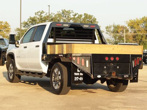 Used 2024 Chevrolet Silverado 2500 Custom AWD/4WD image 5