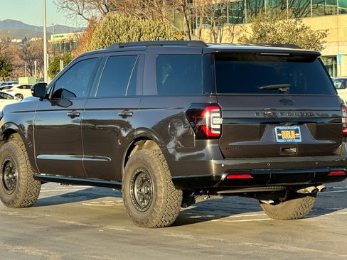 Used 2024 Ford Expedition Limited image 6