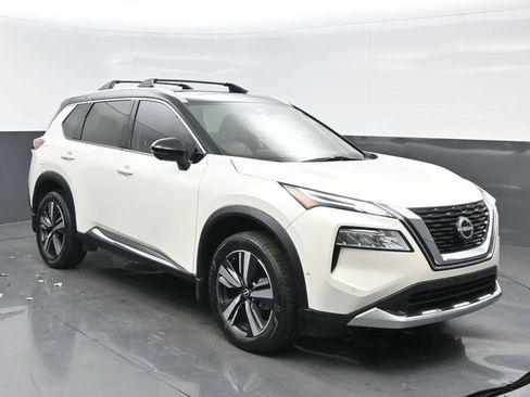 Used 2023 Nissan Rogue Platinum image 8