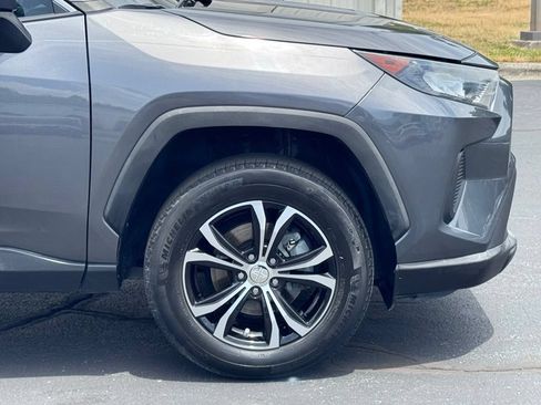 Used 2022 Toyota RAV4 LE AWD/4WD image 38