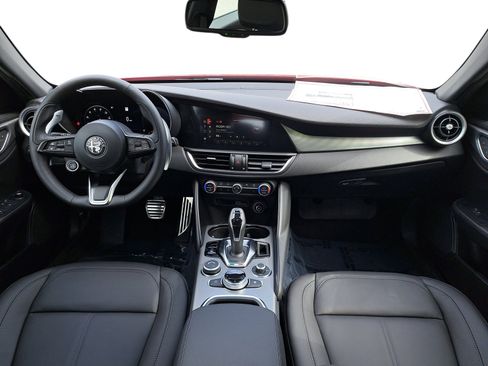 New 2025 Alfa Romeo Giulia AWD w/ Driving Assist Package image 9
