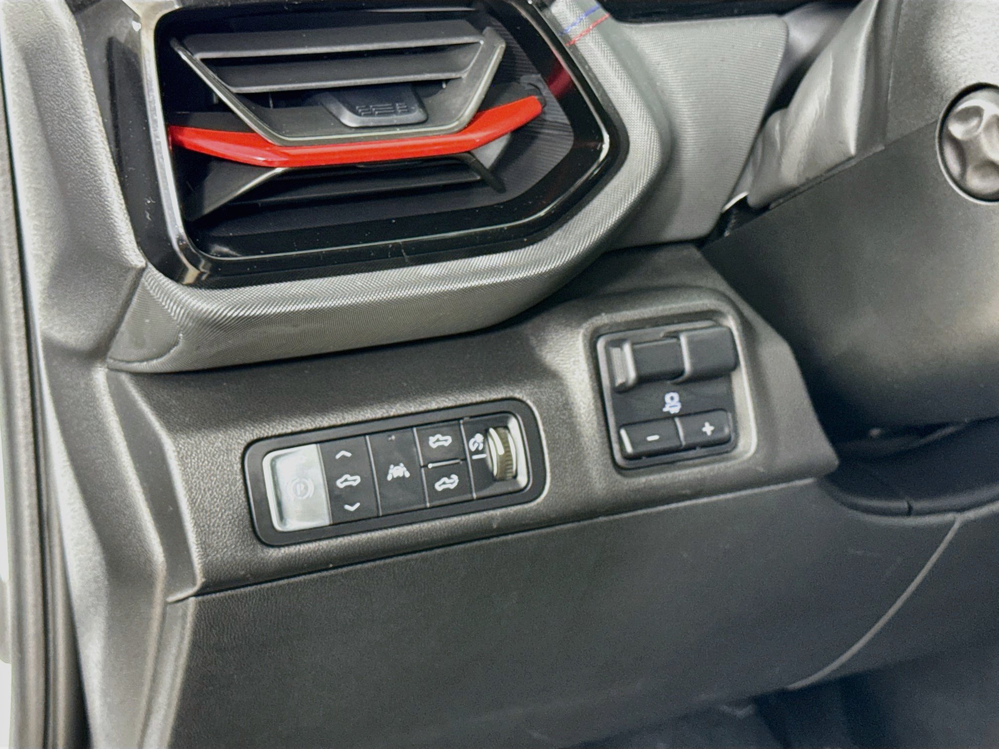 Used 2024 Chevrolet Silverado EV RST AWD/4WD image 12